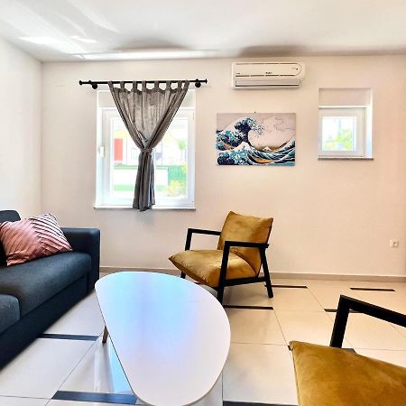 B88 Apartments - Vila Palma Sveti Filip i Jakov Buitenkant foto