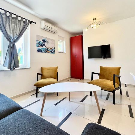 B88 Apartments - Vila Palma Sveti Filip i Jakov Buitenkant foto