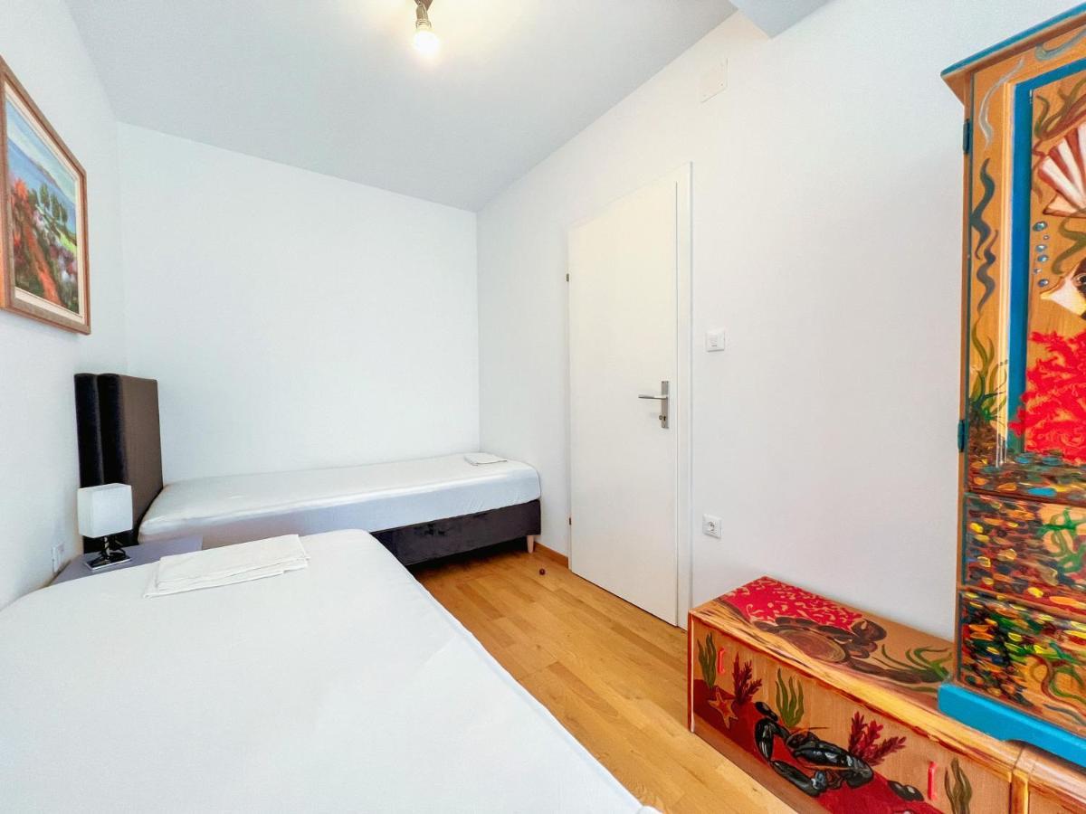 B88 Apartments - Vila Palma Sveti Filip i Jakov Buitenkant foto