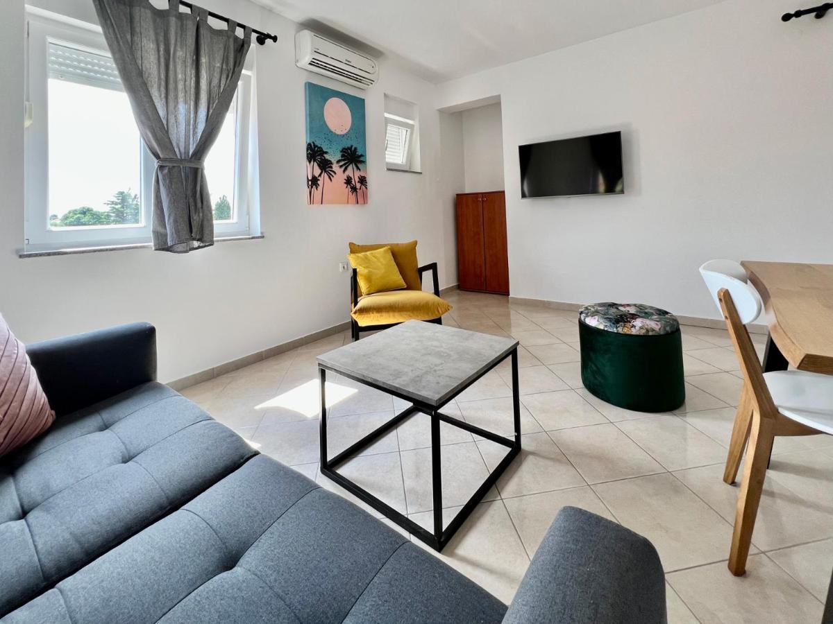 B88 Apartments - Vila Palma Sveti Filip i Jakov Buitenkant foto