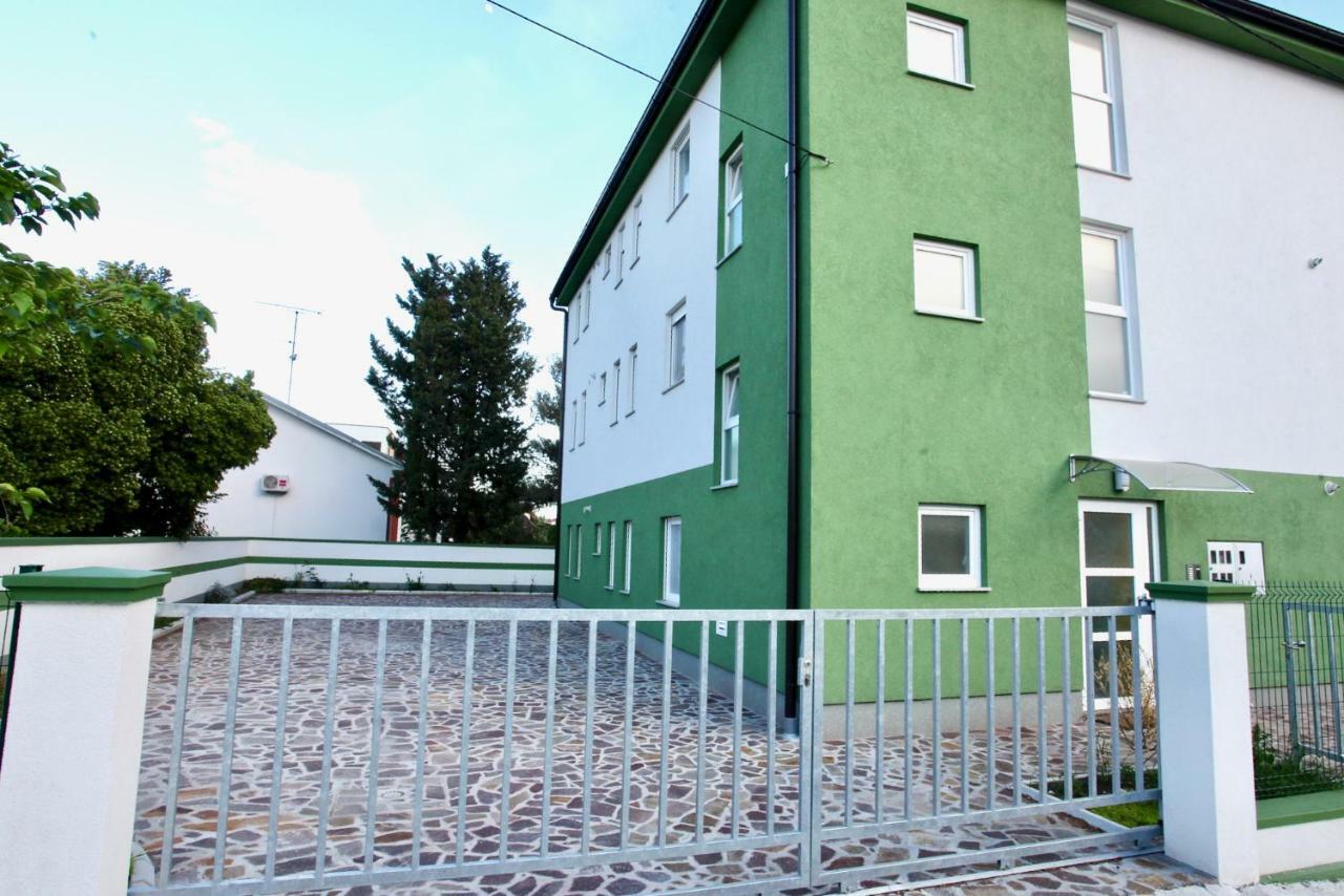 B88 Apartments - Vila Palma Sveti Filip i Jakov Buitenkant foto