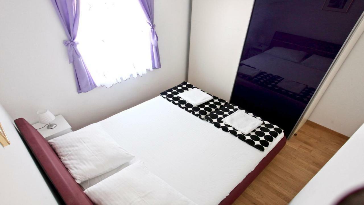B88 Apartments - Vila Palma Sveti Filip i Jakov Buitenkant foto