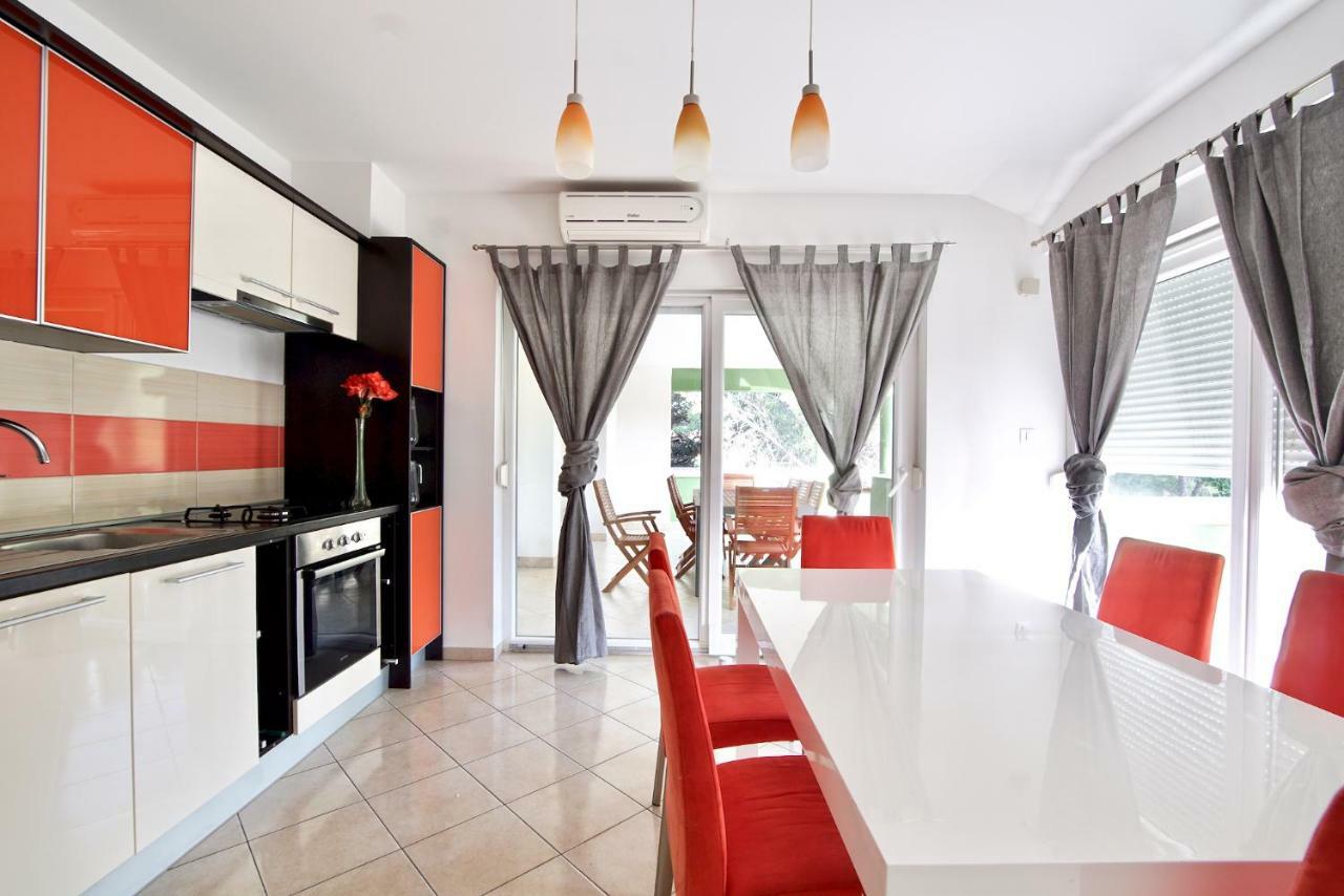B88 Apartments - Vila Palma Sveti Filip i Jakov Buitenkant foto