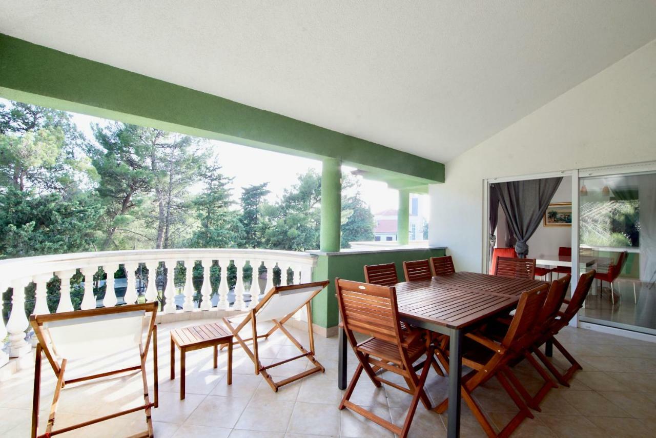 B88 Apartments - Vila Palma Sveti Filip i Jakov Buitenkant foto
