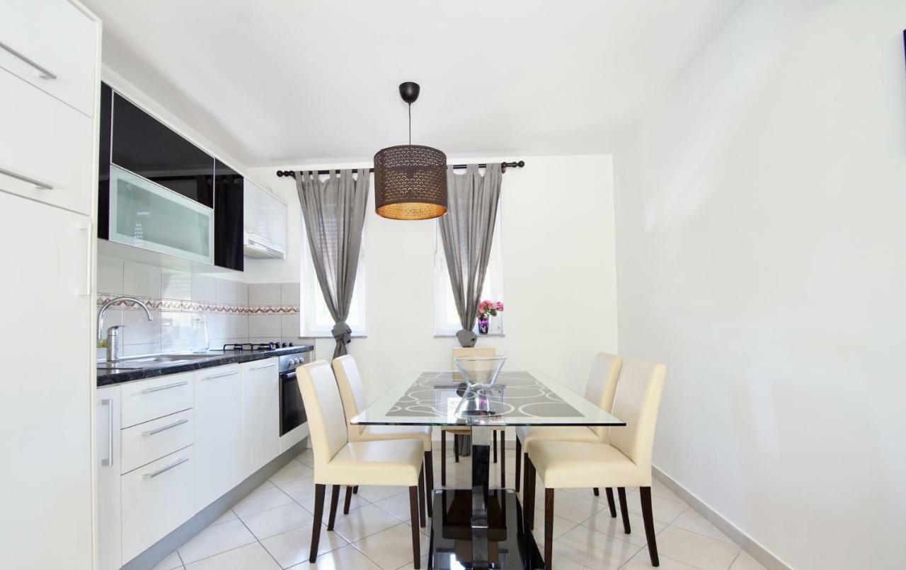 B88 Apartments - Vila Palma Sveti Filip i Jakov Buitenkant foto