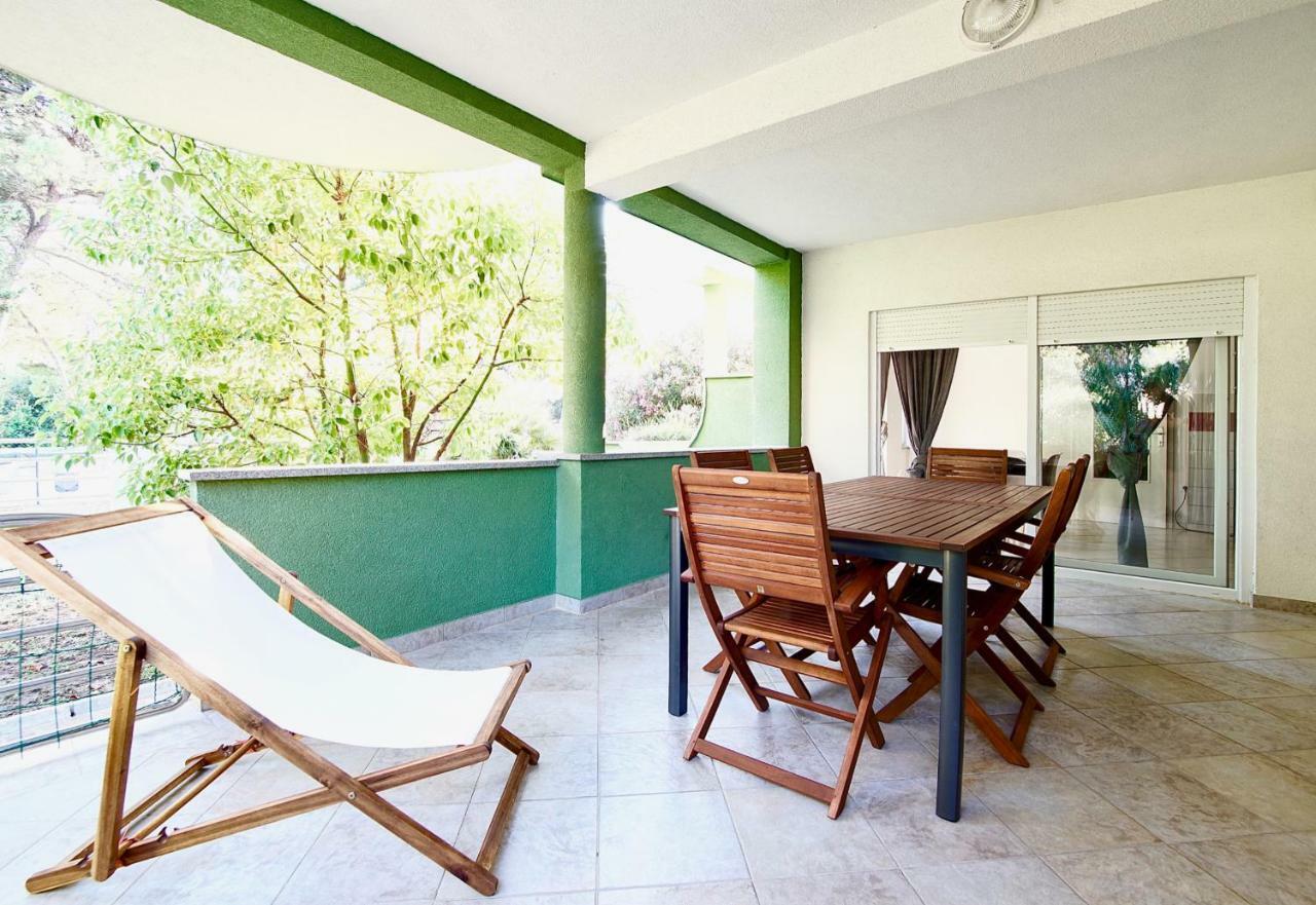 B88 Apartments - Vila Palma Sveti Filip i Jakov Buitenkant foto