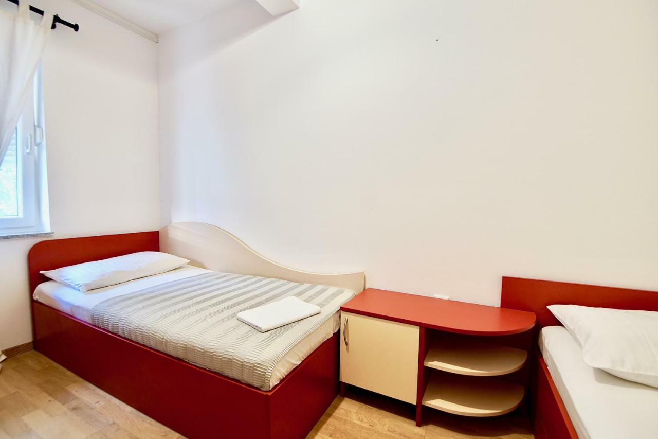 B88 Apartments - Vila Palma Sveti Filip i Jakov Buitenkant foto