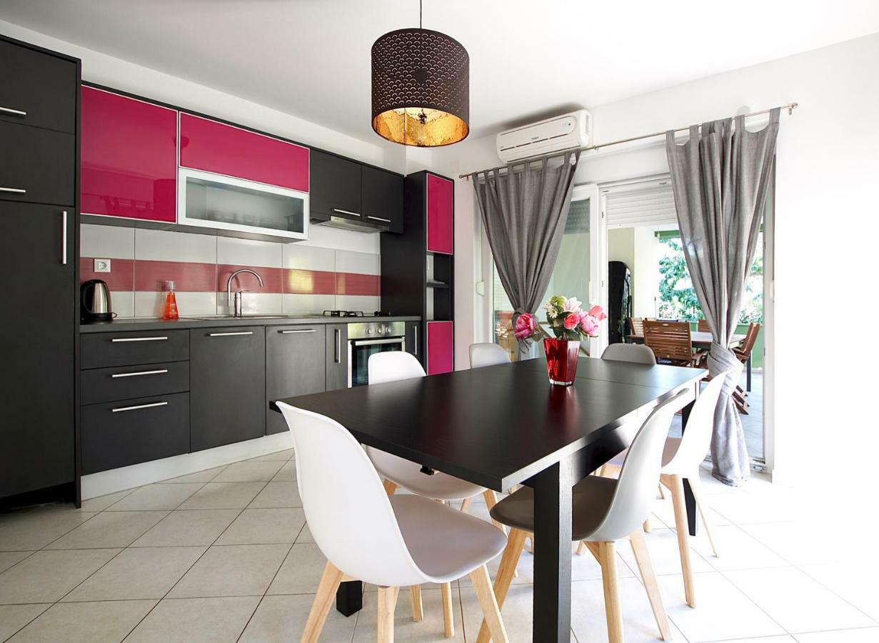 B88 Apartments - Vila Palma Sveti Filip i Jakov Buitenkant foto